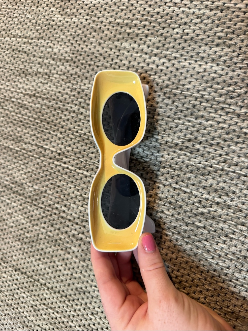 Yellow Fashion Sunglasses with Black Lenses